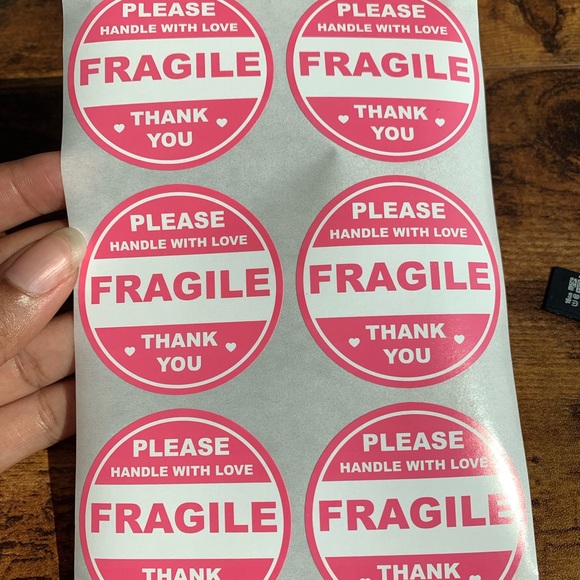 2 inch Pink “Round fragile, handle with care” shipping labels for mailing - Picture 1 of 4